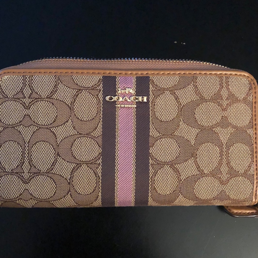 Coach Wallet SOLD